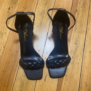 Black Athlefit heels